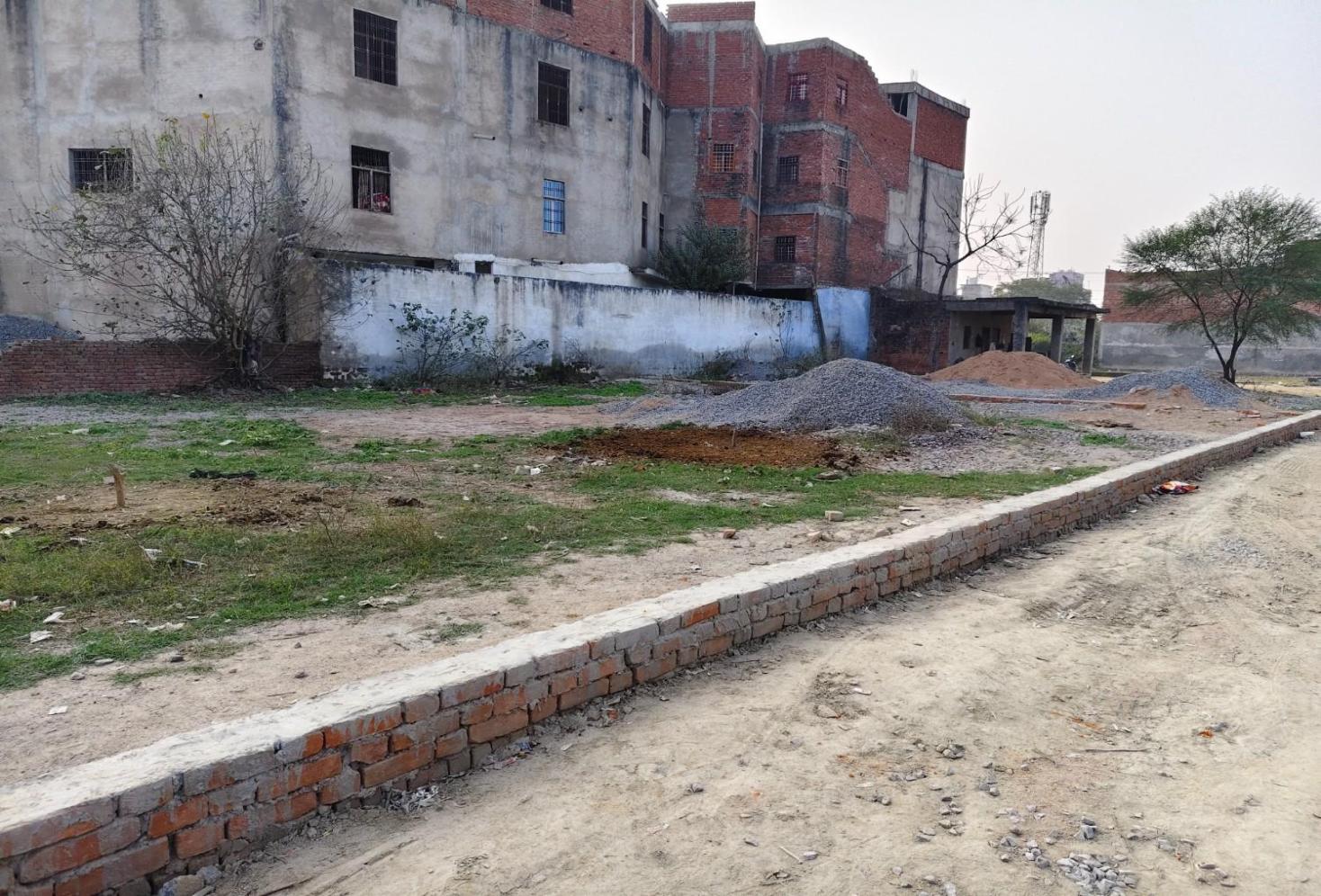 Plot at Shukla Chauraha 