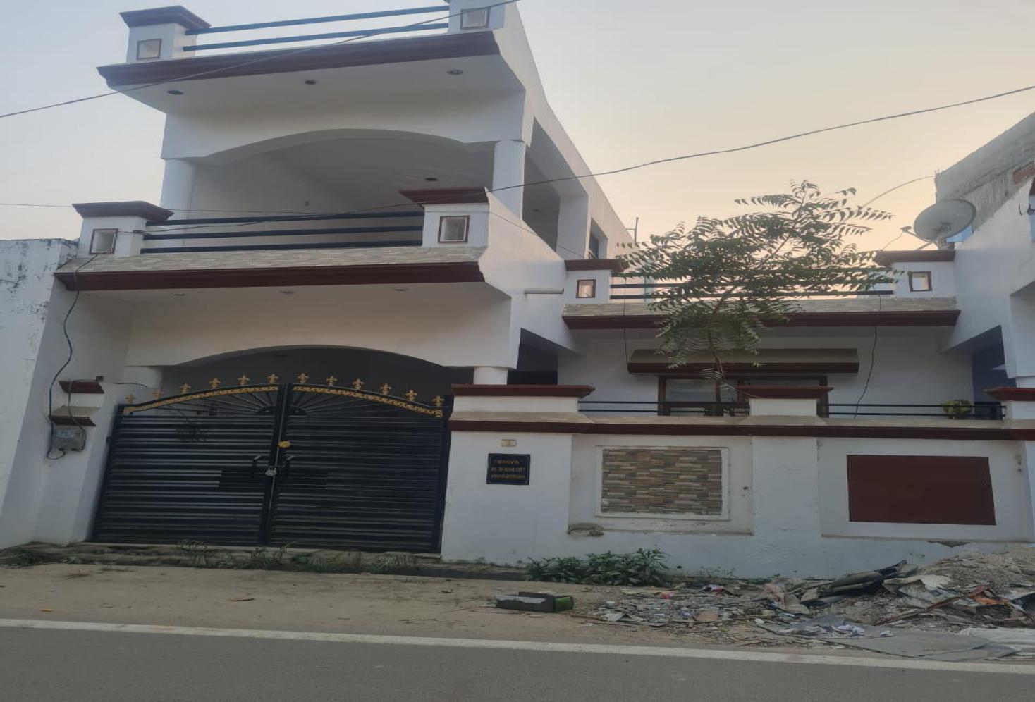 Independent house at jankipuram vistar 
