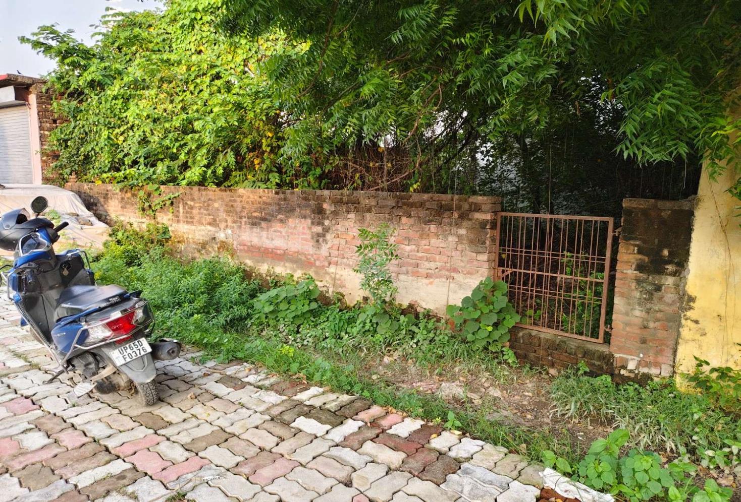 Plot at Mulayam Tiraha jankipuram